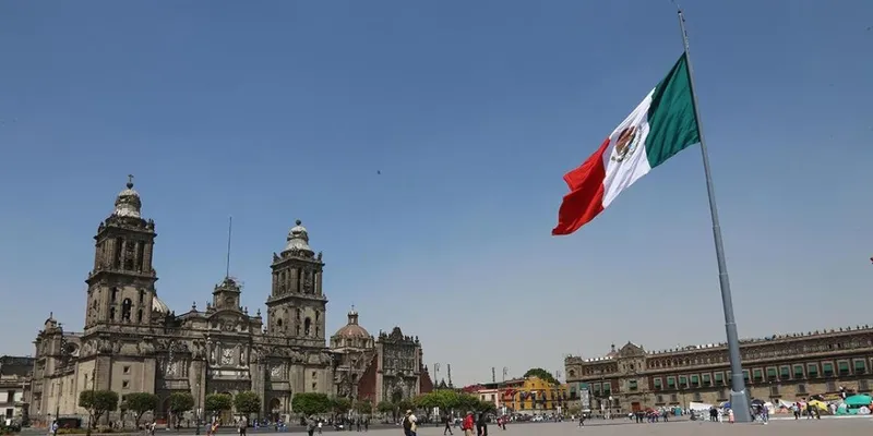 S&P cambia a negativa la perspectiva de la nota soberana de México