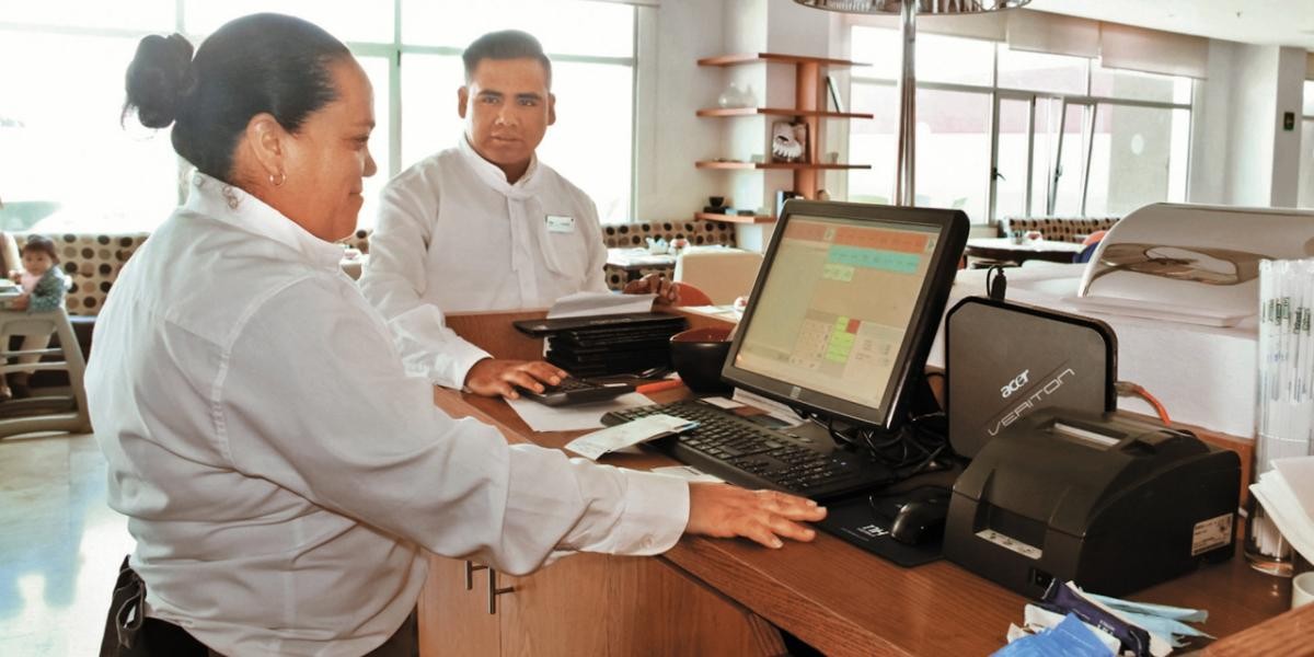 Actividad del sector servicios en Estados Unidos se modera en abril