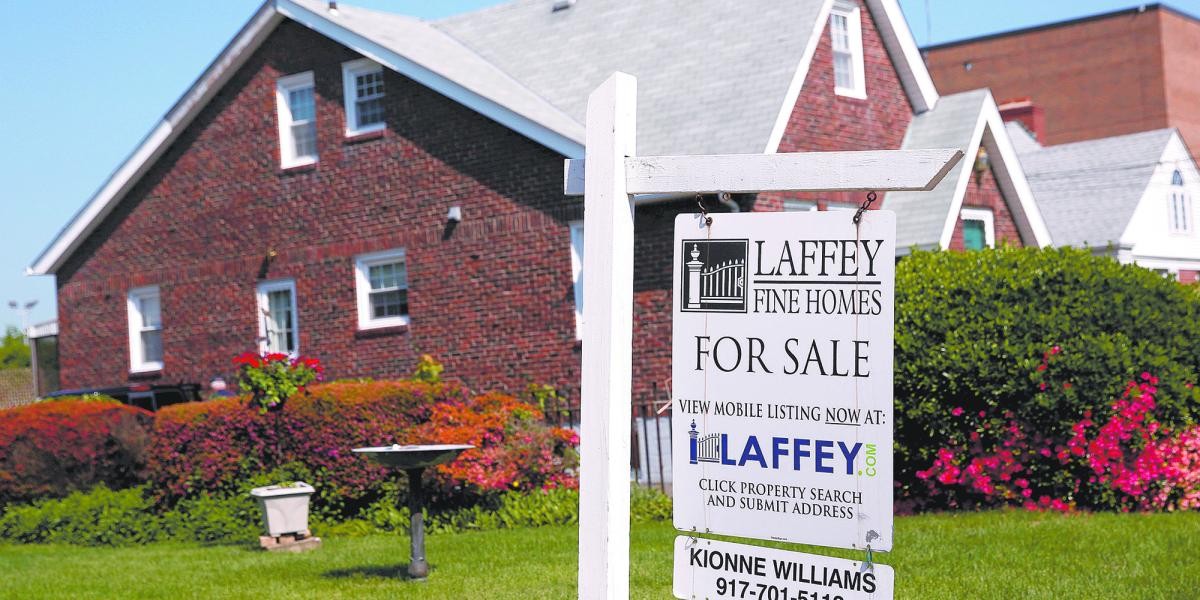 La venta de casas nuevas en EU aumentó más de los previsto en febrero y marzo