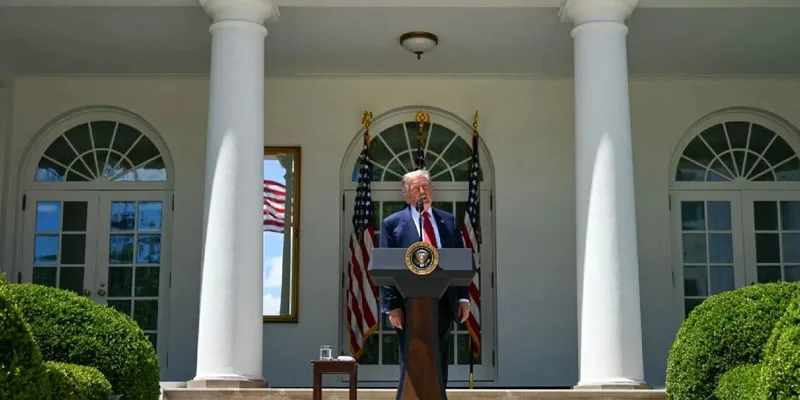 Trump muestra su apoyo a la suspensión del impuesto sobre la gasolina