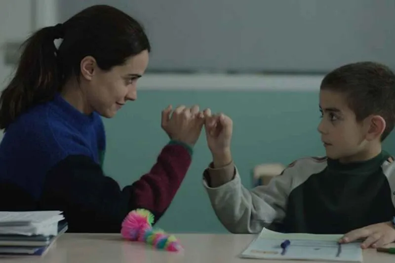 'Un hijo' nace con la única intención de ser "bonita". Tristemente, es consciente de ser una película que poner de fondo y acaba resultando insípida