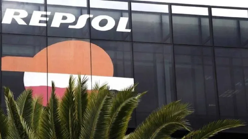 España recibe el primer envío de petróleo venezolano como pago del gas a Repsol