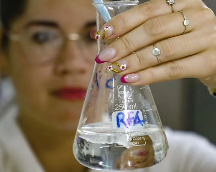 ¿Qué es el proceso de termoconversión para mejorar el crudo cubano?