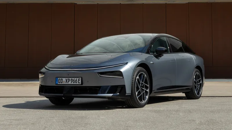 Este coche eléctrico chino tiene 530 km de autonomía y la misma calidad que un BMW i5, pero solo cuesta 46.000 €