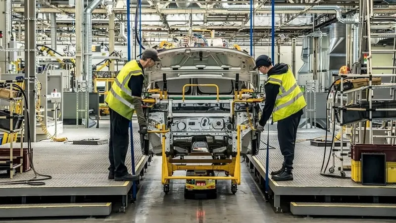 Stellantis y Dongfeng firman un acuerdo de 1.000.000.000 € : Peugeot y Jeep serán las marcas más beneficiadas