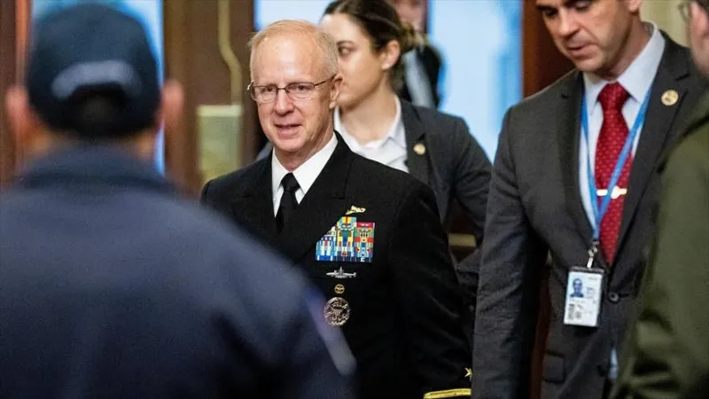 Almirante de EEUU advierte que la guerra con Irán ha desgastado a la Marina