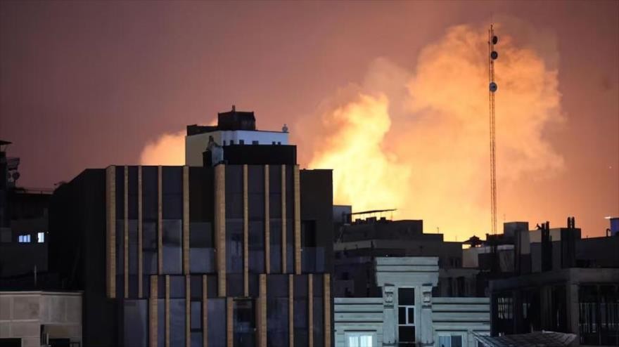 Radiodifusión iraní, atacada por 2.ª vez por EEUU e Israel; Rusia dice que buscan ocultar sus crímenes