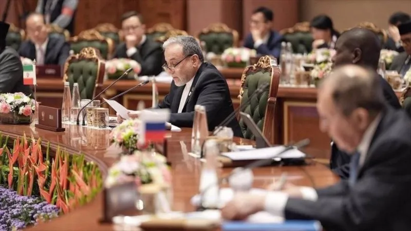 Irán afirma en el foro de BRICS que no quiere guerra, pero se defenderá ante agresiones