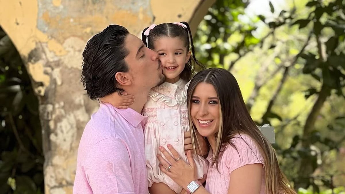 Mía, hija de Alex Fernández y Alexia Hernández, ya fue dada de alta y volvió a casa