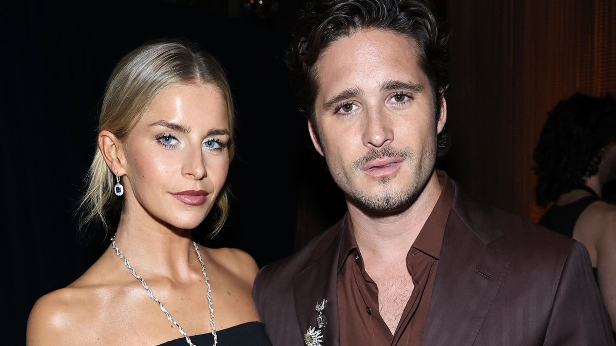 Diego Boneta y Valentina Ferrer destacan entre los invitados a la gala Blue Book 2026 de Tiffany & Co.