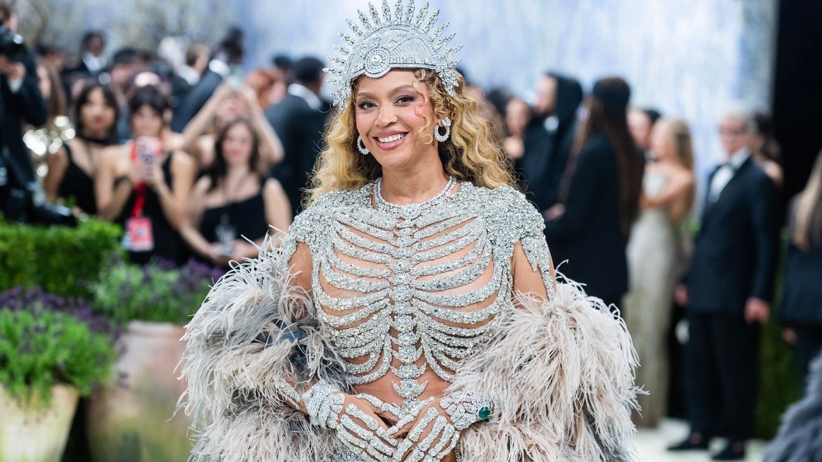 Maximalistas, emblemáticas y genuinas obras de arte: las joyas más espectaculares de la Met Gala 2026
