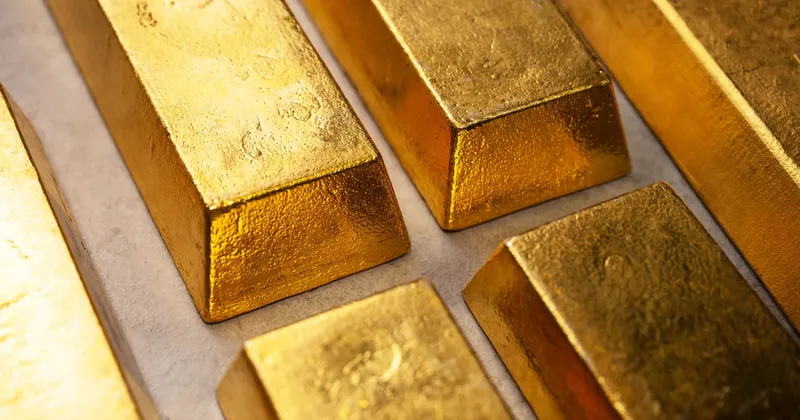 El oro cae a mínimos de julio por temores de inflación y el repunte de los precios del petróleo