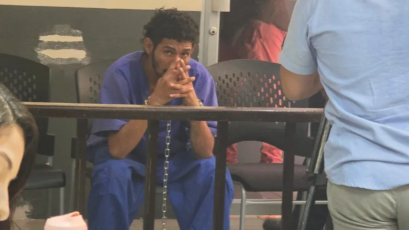 Entraron por dinero y casi lo matan a machetazos