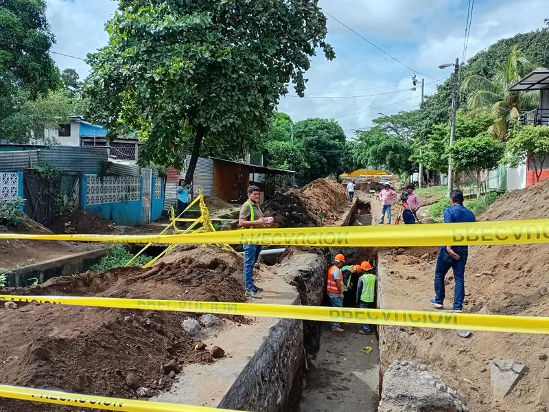 Avanza el proyecto de Drenaje Pluvial Y Alcantarillado Sanitario en el barrio 30 de Mayo
