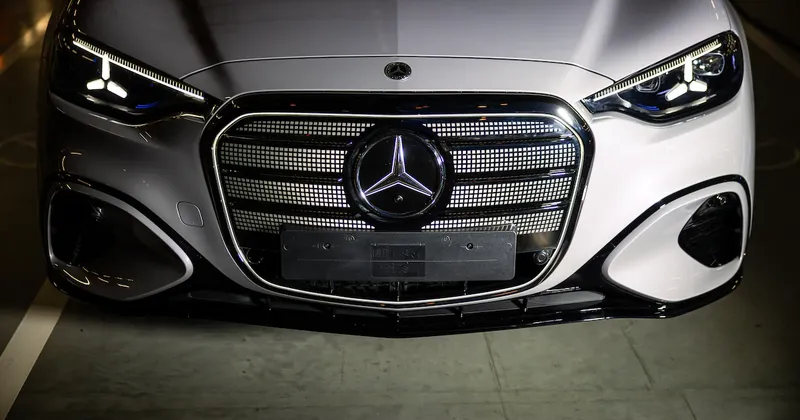 Mercedes pondrá en marcha un programa de recompra de acciones por 1.000 millones de euros