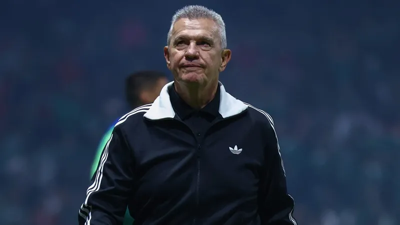 El retiro puede esperar, Javier Aguirre ya viaja rumbo a Valencia