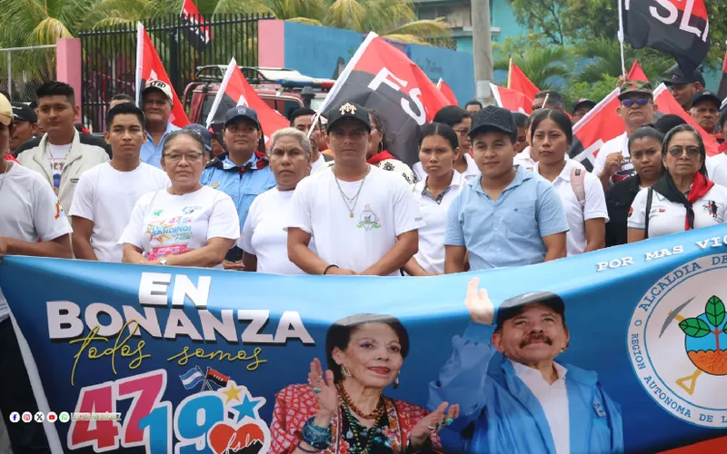 Militancia sandinista de Bonanza camina con paso firme por la paz y el progreso