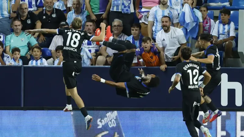 1-1: Málaga y Deportivo firman un empate de Primera