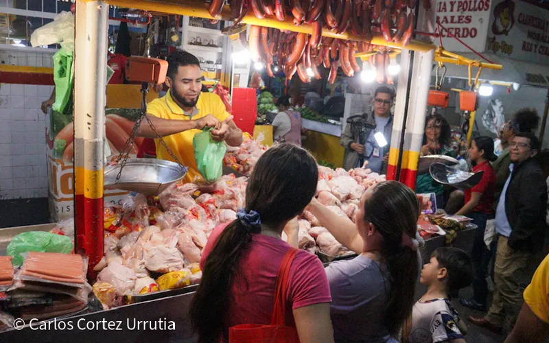 Pollo, huevo y queso más económicos en el mercado Roberto Huembes
