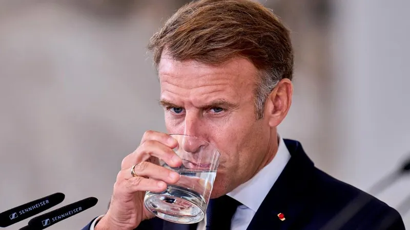 Macron cae a un mínimo histórico de popularidad en Francia, muestra una encuesta