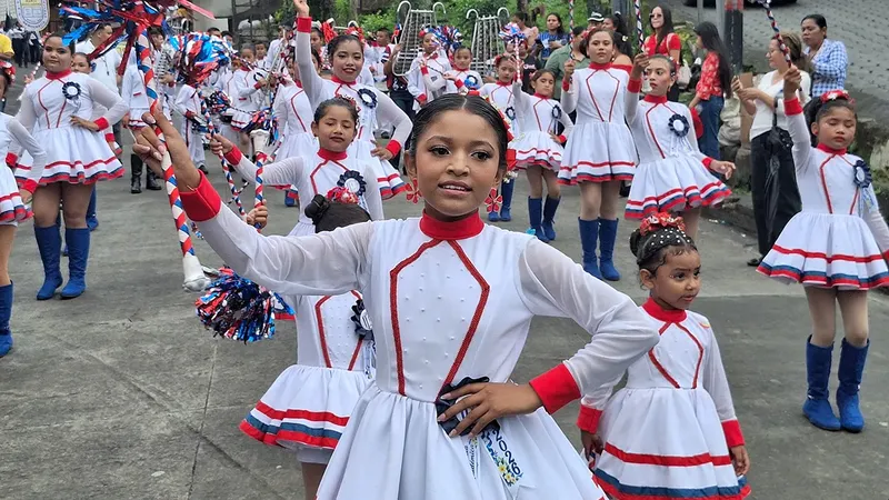 Desfile de las Fiestas Patrias en Nicaragua llena de identidad y patriotismo las calles de Boaco