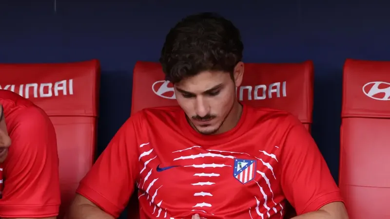 La única salida que le queda a Julián Alvarez para irse al Barcelona