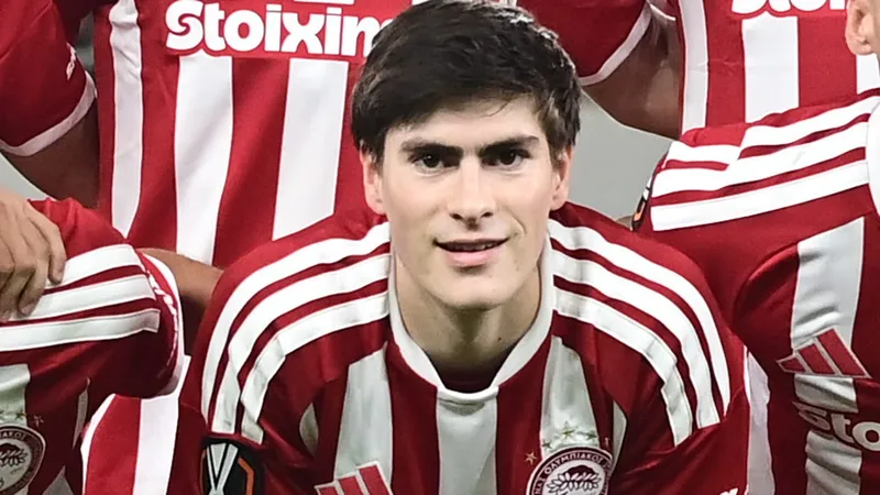 ¡Primer gol en la Europa League! Armando González no para