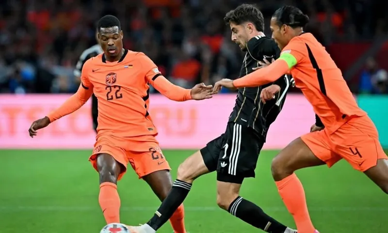 Países Bajos y Alemania empatan en el debut de Xavi y Klopp