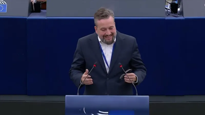 Eurodiputado denuncia políticas imperialistas europeas contra Irán