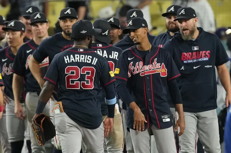 Braves ganan el Juego 2 y la serie contra los Dodgers viaja empatada a Atlanta