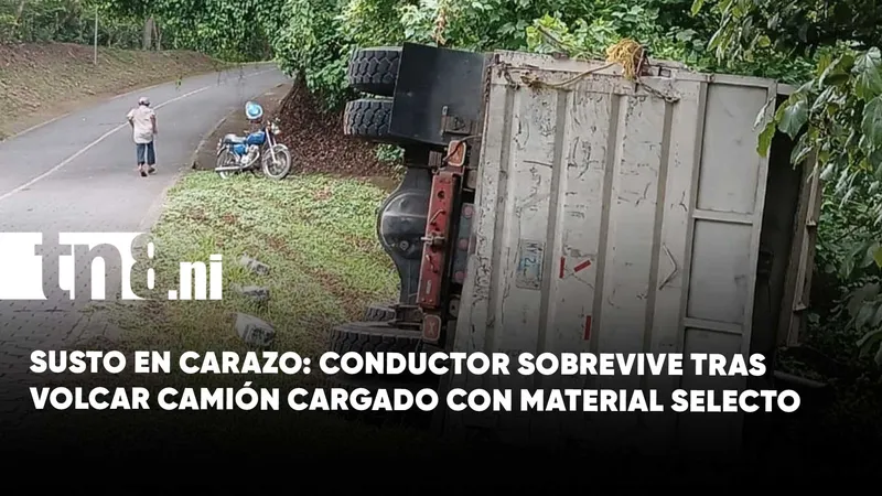 Conductor sobrevive tras volcar camión en peligrosa cuesta de Carazo