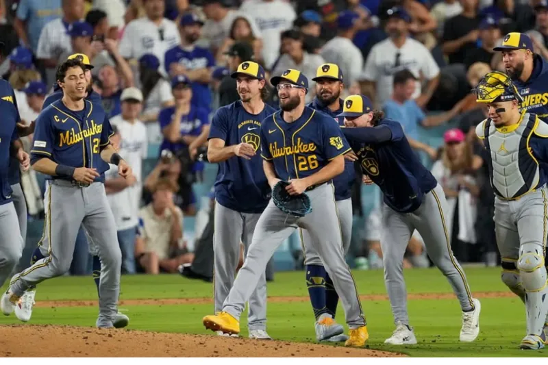 Milwaukee pega primero en la Serie Mundial 2026