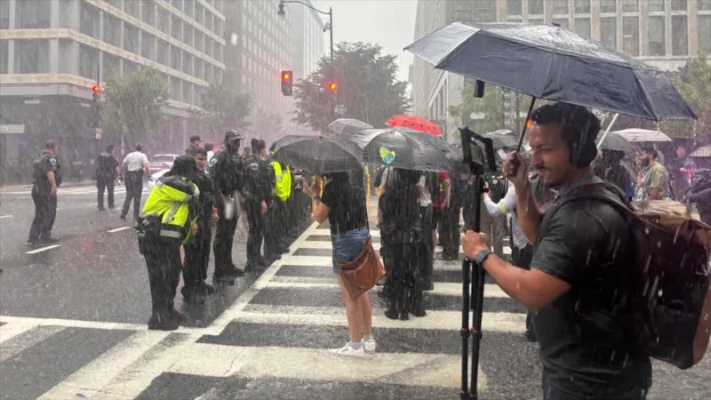 Manifestantes en EEUU exigen aplicación de orden de arresto de Netanyahu