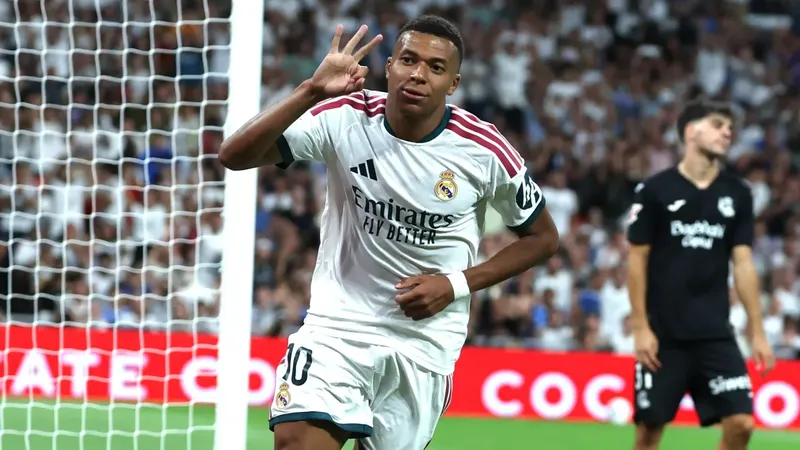 Mbappé le pone el hombro a Mourinho con un hat trick contra la Real Sociedad