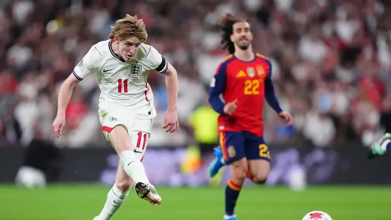 Anthony Gordon deja huella en Wembley