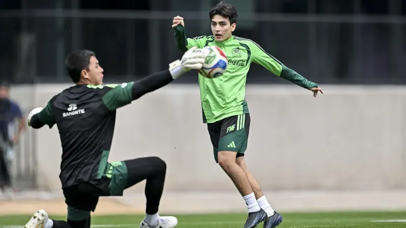 Gilberto Mora se perfila como el nuevo diez de la selección mexicana con Rafael Márquez