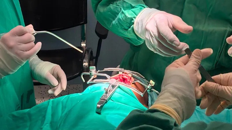 Cirugías que transforman más que una sonrisa en el Hospital Fernando Velez Paíz
