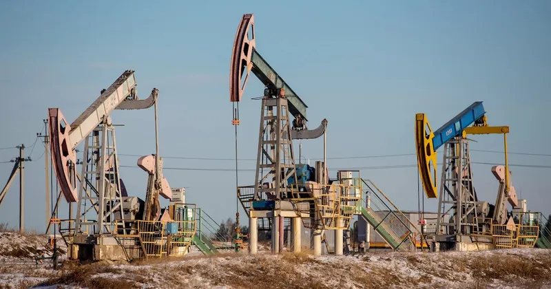 EE.UU. emitirá nueva exención para petróleo ruso mientras la guerra en Irán reduce el suministro