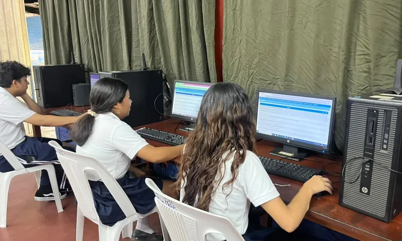 Más de 80 mil bachilleres inician aplicación de prueba vocacional