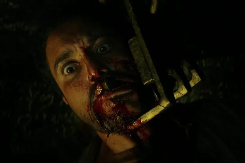Tras hacer 100 millones en cines llega a HBO Max una divertida película de terror con maldiciones milenarias, una familia traumatizada y pedicuras pasadas de rosca