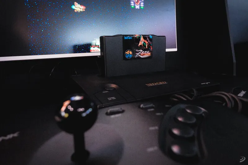 Llevo 36 años soñando con tener la Neo Geo. He viajado hasta Japón para probar la AES+ y ahora ya sé qué voy a hacer con los 200 euros que cuesta
