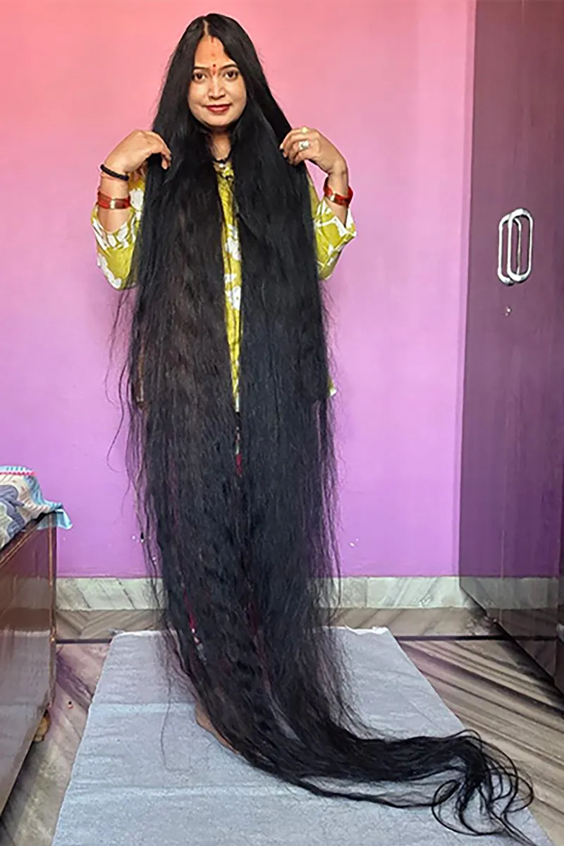 Mujer de la india ha sido reconocida con el pelo más largo del mundo