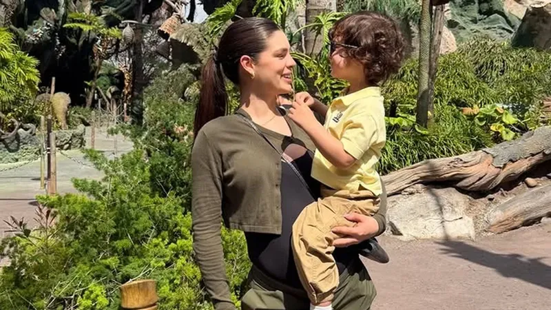 Junto a Nadia Ferreira, Marquito se alista para la temporada de Halloween con un tierno y divertido disfraz