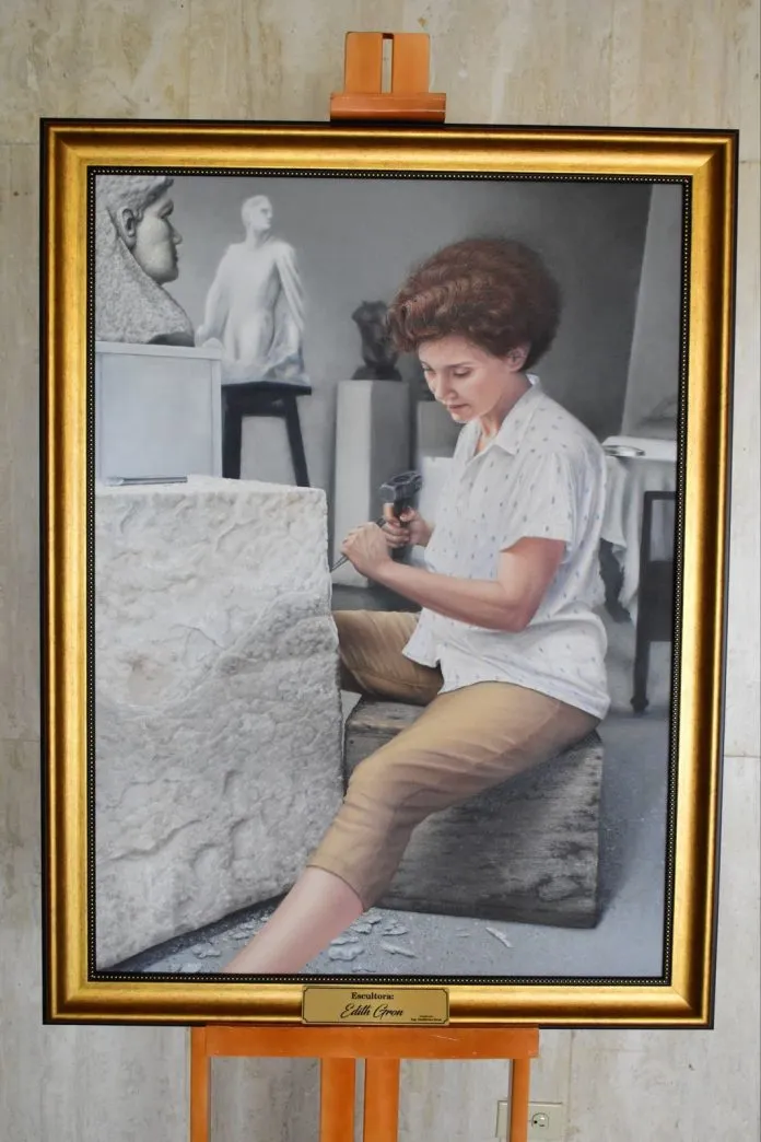 Teatro Nacional Rubén Darío recibe retrato de la escultora Edith Gron