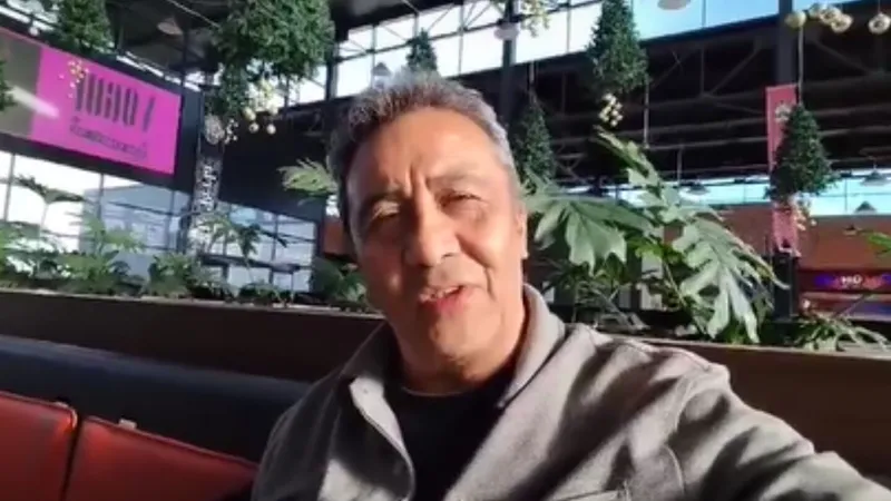 Alfonso Obregón festeja su cumpleaños mientras Fiscalía empieza a investigarlo por abuso