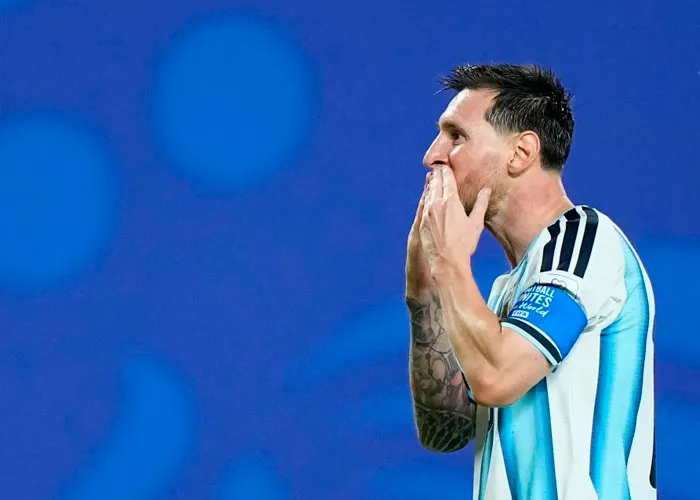 Messi busca récord de goles y el pase de Argentina en el Mundial