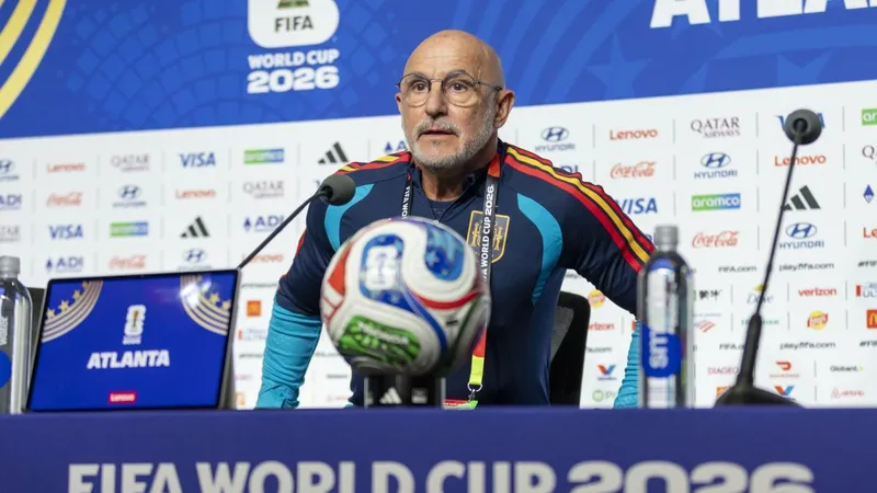 De la Fuente: "Lamine está en perfectas condiciones para jugar unos minutos"