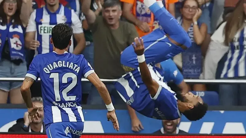 ¡A Aubameyang se le caen los goles!