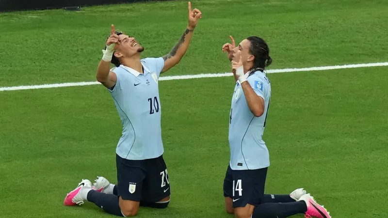 Uruguay se jugará la vida ante España: Bielsa, Araujo y Canobbio lanzan el mismo mensaje tras su tropiezo