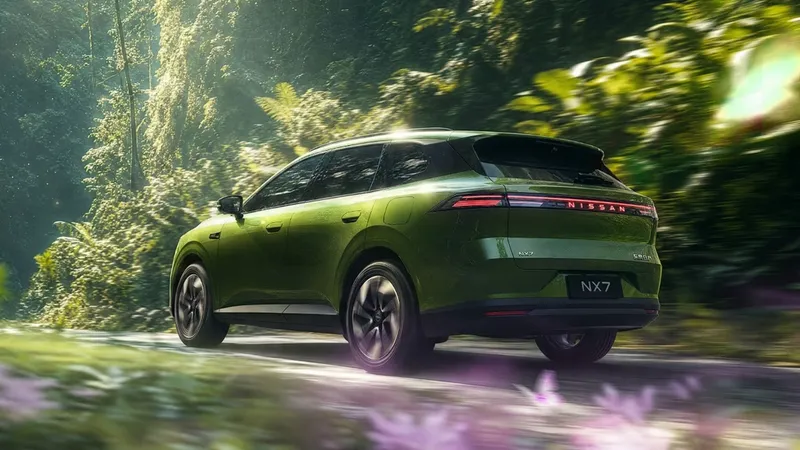 El primer "Porsche Cayenne" para jóvenes: Nissan lanza un nuevo SUV híbrido de 4,78 metros que cuesta menos de 20.000 €